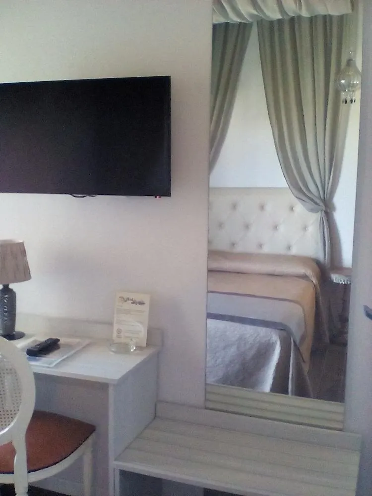Hotel River Fronte Mare Con Piscina Rimini